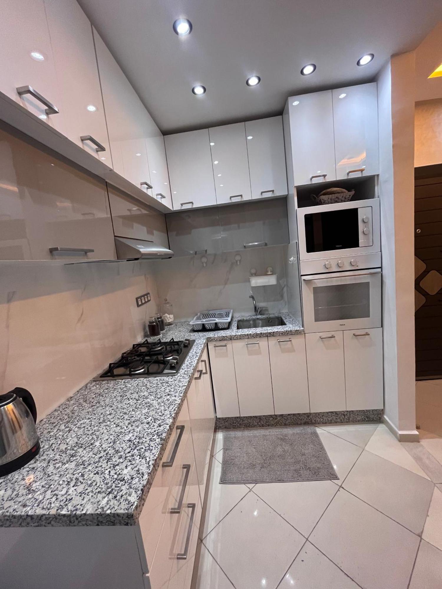 Appartement Renove Avec Style Et Parking Surveille マラケシュ エクステリア 写真